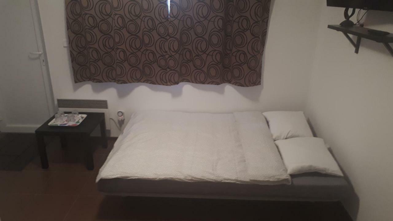 Apartman - Sukromie V Meste Μπρατισλάβα Εξωτερικό φωτογραφία